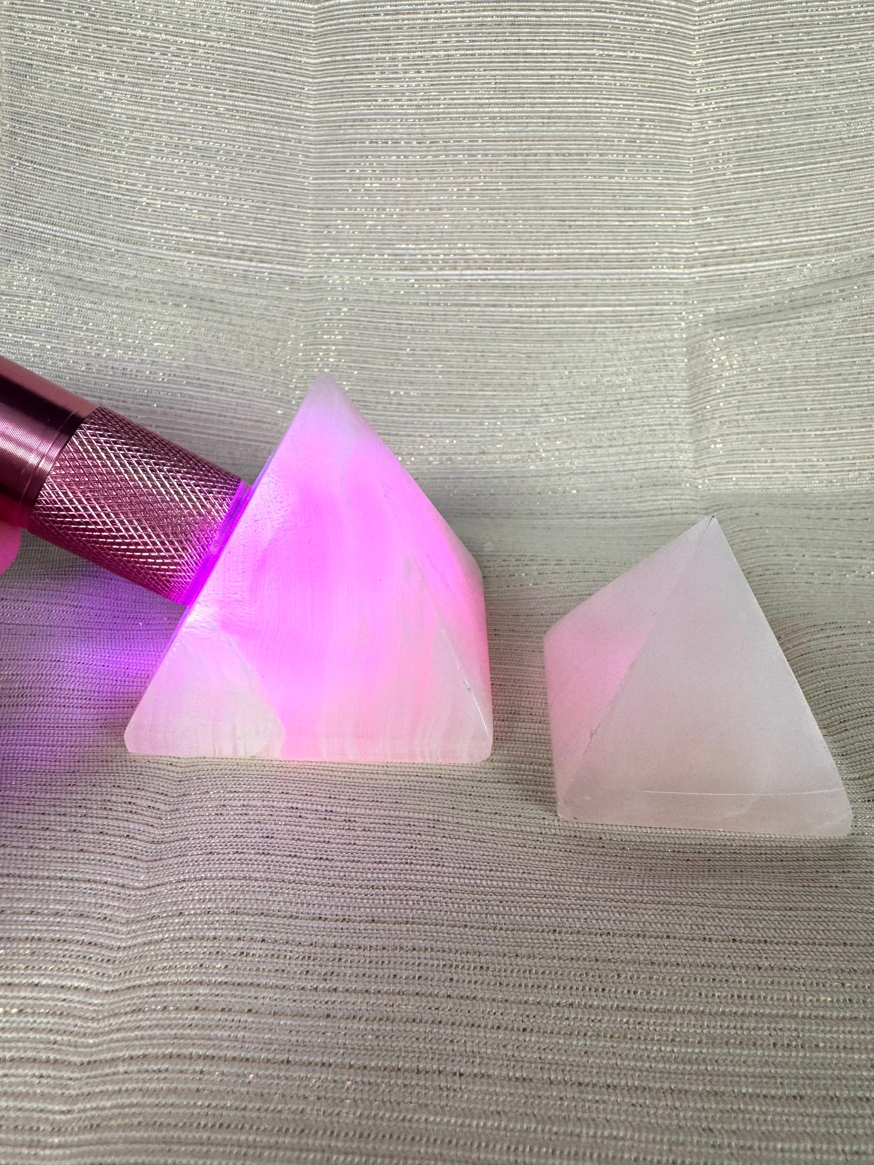Mangano Calcit Pyramide M
