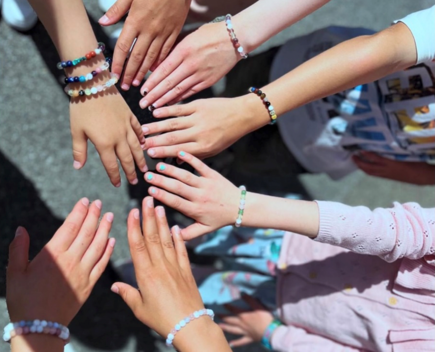 Workshop Kinder Armschmuck mit  Martina und Anita